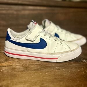 Boys Nike Legacy Size 1y
